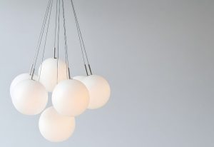 exemple de lustre sans crochet